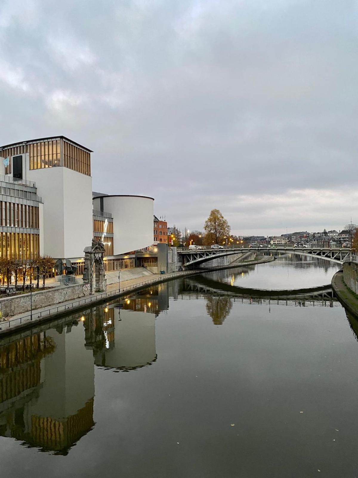 Appartement lumineux, idéalement situé - Enfants bienvenus Namur Exterior foto